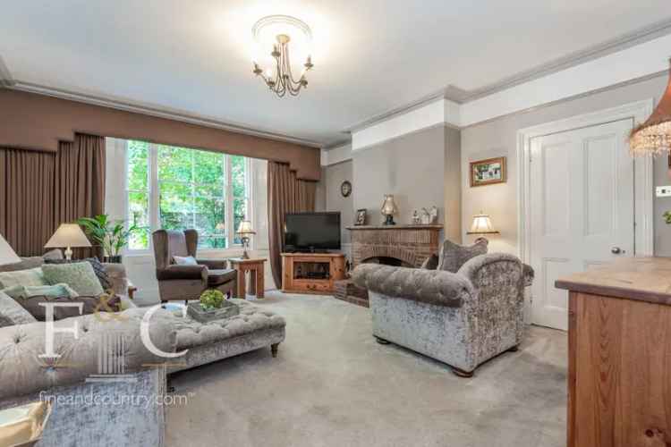 Semi-Detached House for sale with 5 bedrooms, High Road, Broxbourne