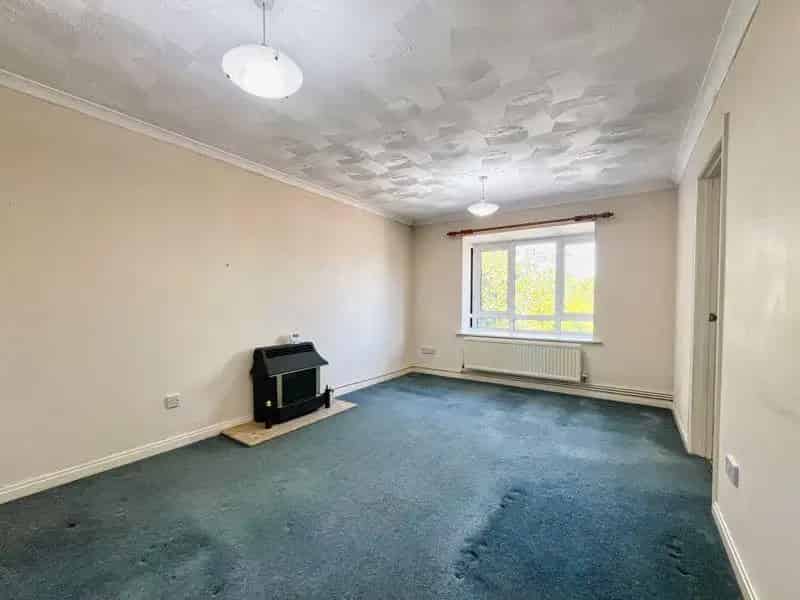 2 Bed Flat for Sale Neath Town Centre