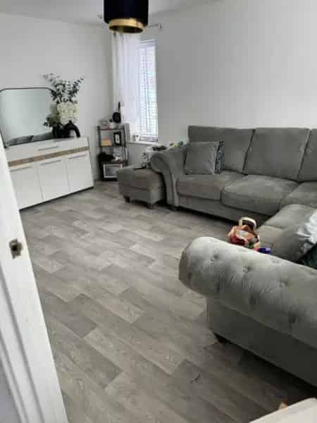3 Bed Semi Detached House Near Park and Schools