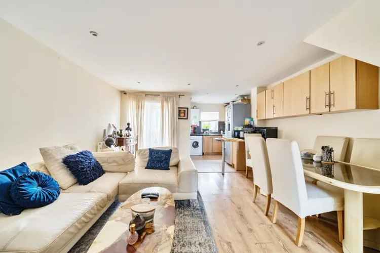 4 Bedroom Family Home Near Amenities