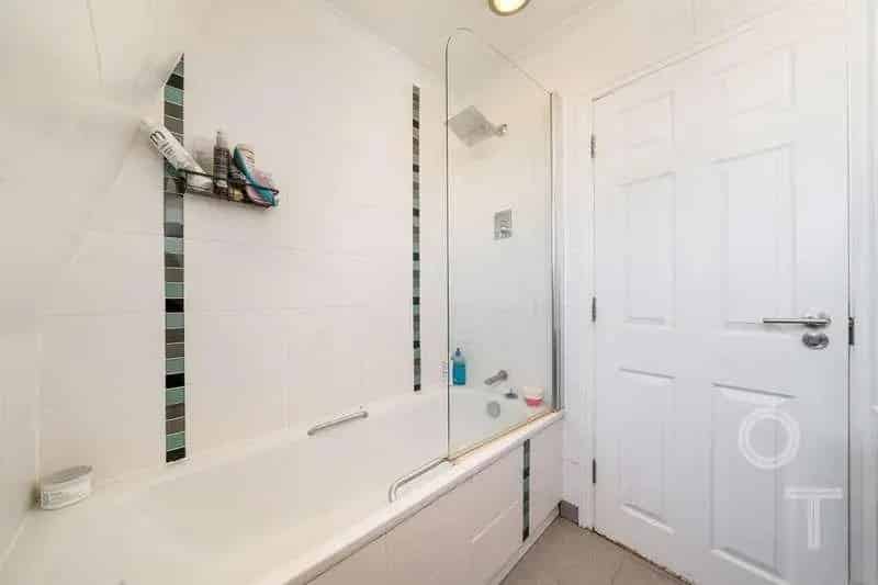 2 Bed Flat for Sale Near Kentish Town
