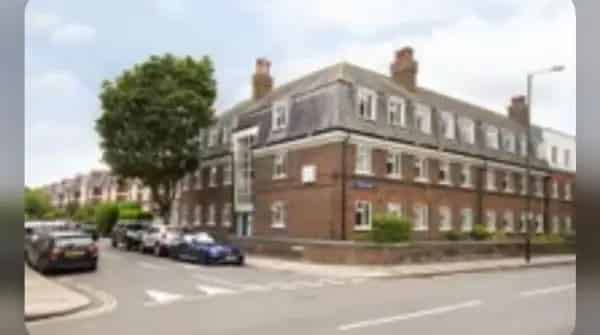 2 Bed Top Floor Flat Large Single Bedrooms