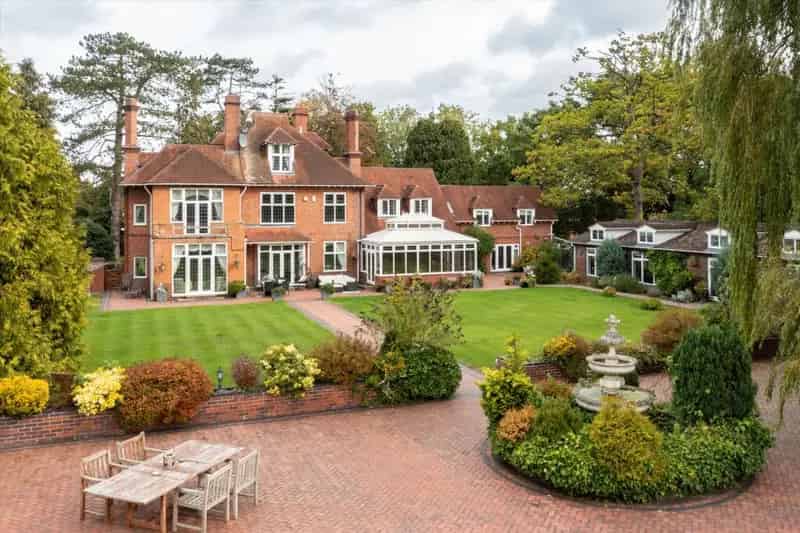 Orchard House Family Home with Leisure Complex and Annexe