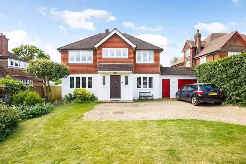 4 Bedroom Detached House to Rent Near Reigate Redhill