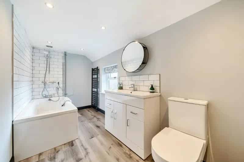4 Bed Detached House For Sale