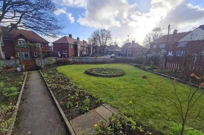 3 Bedroom House Delightful Family Home Large Garden Driveway