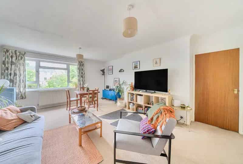 3 bedroom flat/apartment for sale