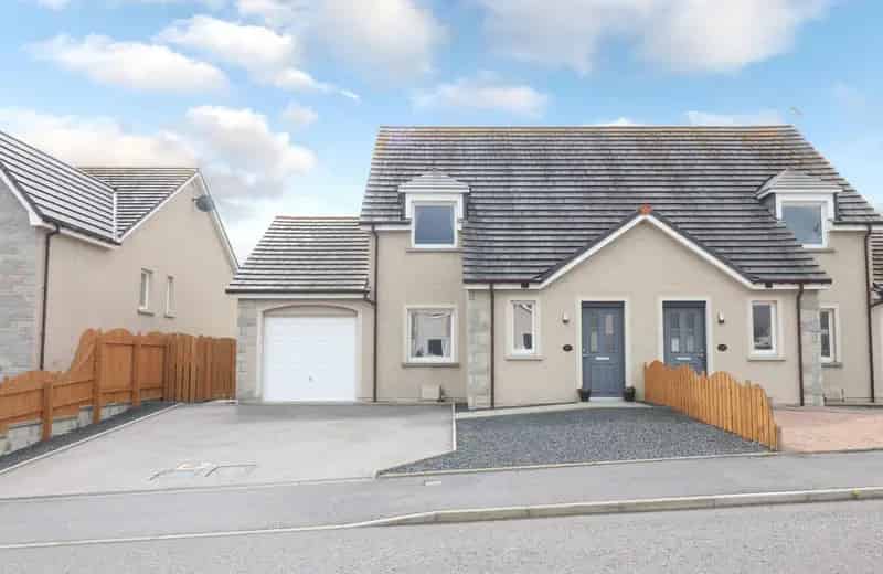 2 Bed House in Inverurie with Golf Course Views