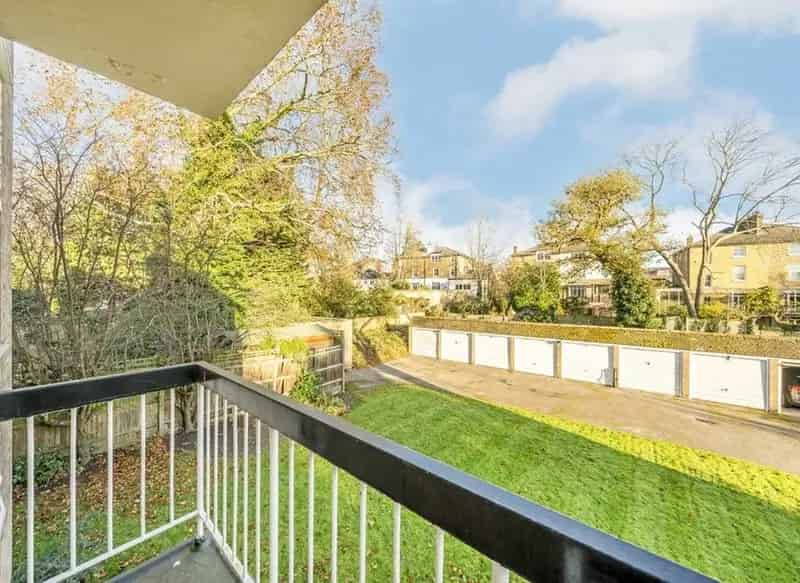 Two Double Bedroom Apartment Near Village and Transport Links