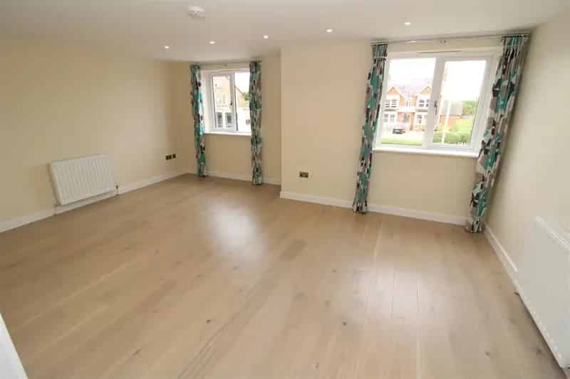 1 Bedroom Flat to Rent Modern First Floor Flat