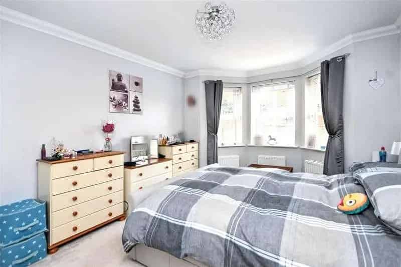 2 Bed Flat for Sale Upperton