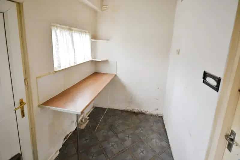 2 Bedroom Bungalow For Sale 754 SQ FT