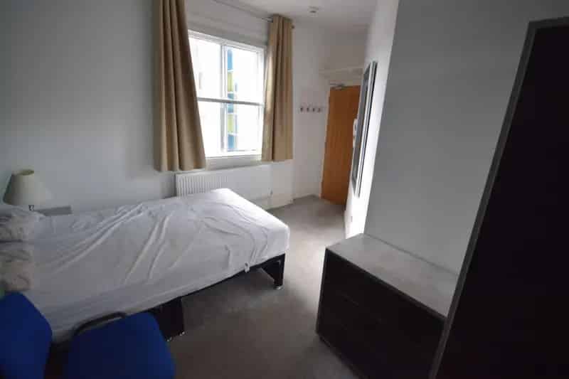 House of Multiple Occupation
 To Rent