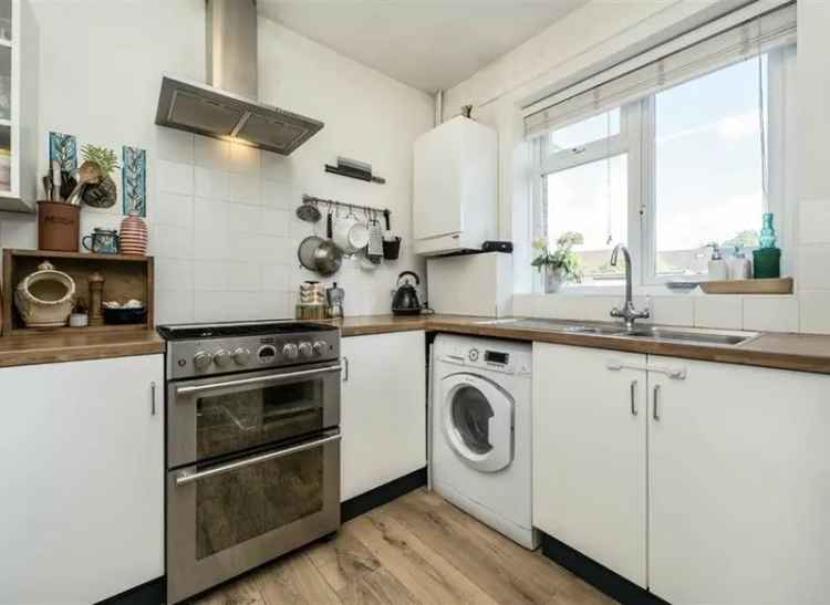 Maisonette For Sale in Shell Road, London, England