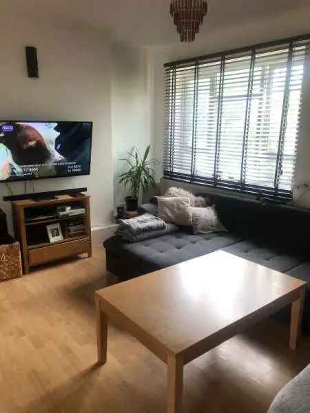 Flat For Rent in Southampton, England