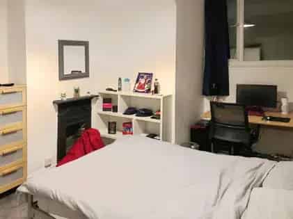 8 Double Bedroom Student House Manchester