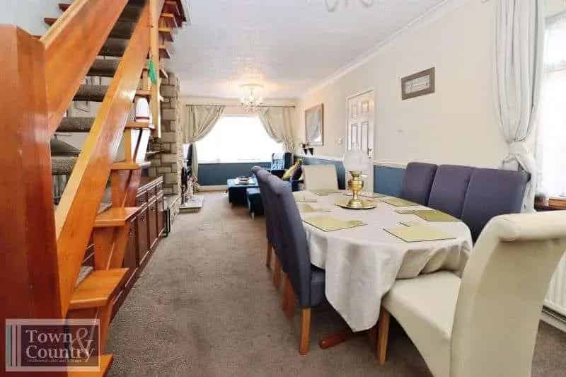3 Bed House for Sale Near Beach