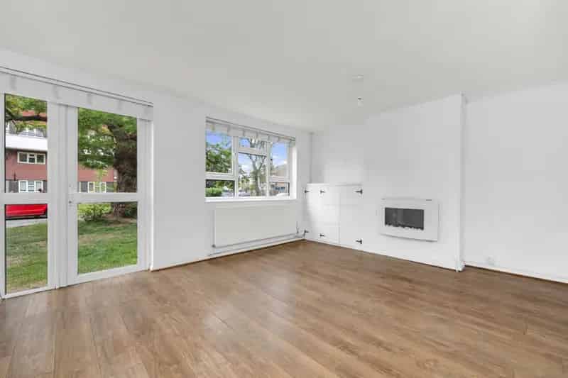 2 bedroom Flat
 To Rent