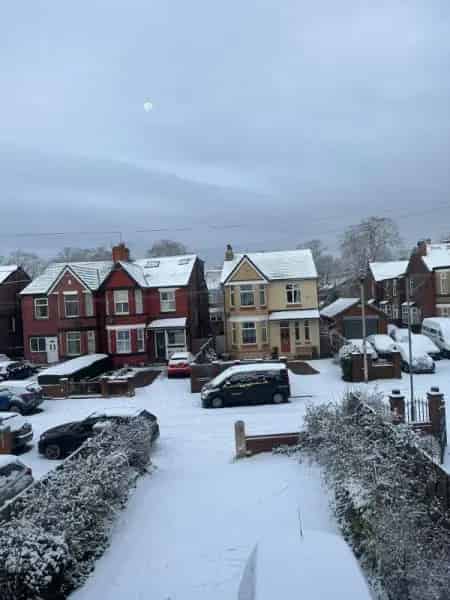 First Floor Flat M16 Cul De Sac Near Primary School