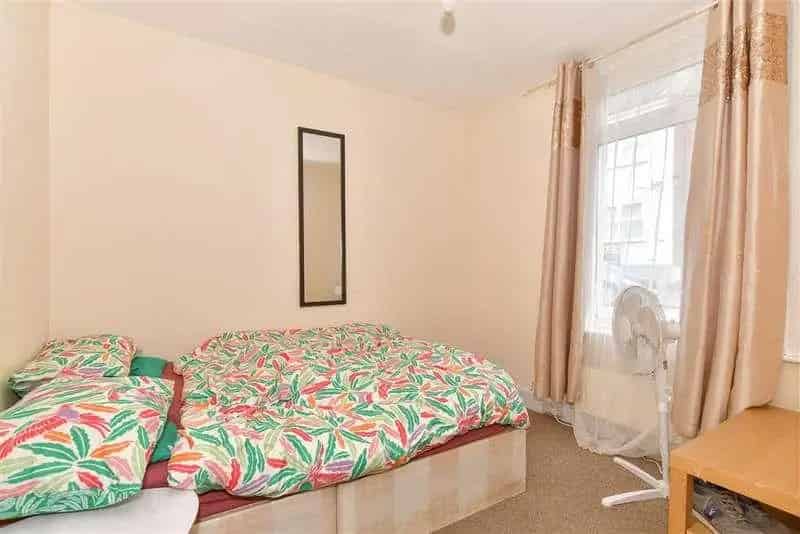 3 Bed House for Sale Near High Street Station