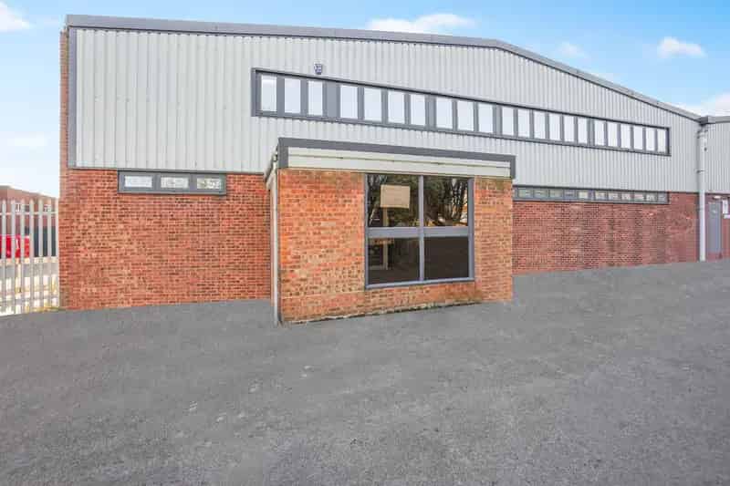 Refurbished Warehouse Unit Near Warwick Parkway Station