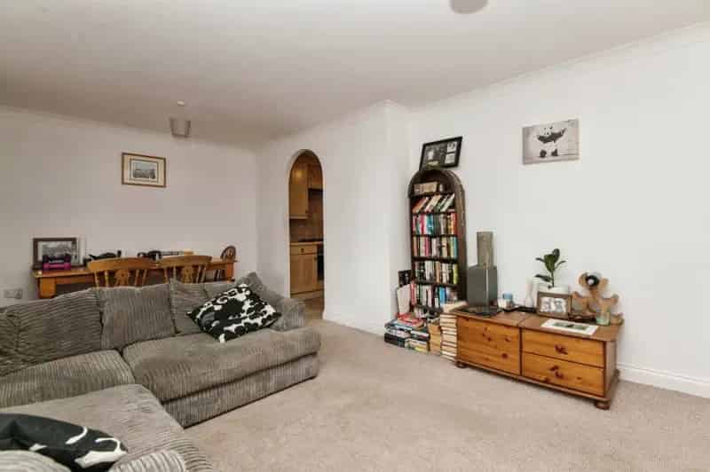 2 Double Bedroom Coach House Exeter St Leonards
