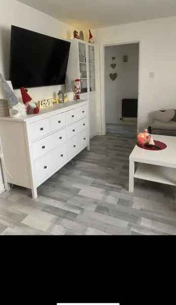 Flat For Rent in Borough of Rossendale, England