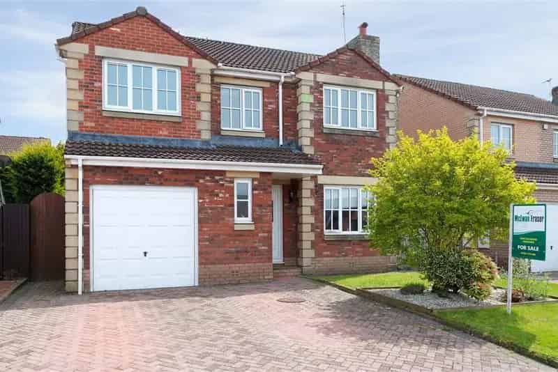 4 Bed Detached House with 1 Reception Room and Garage