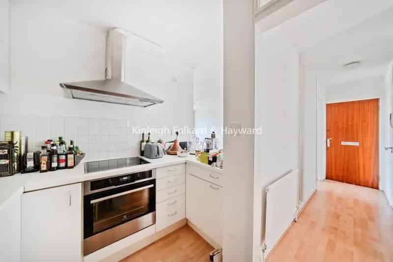 One Bedroom Flat Near Belsize Park Station