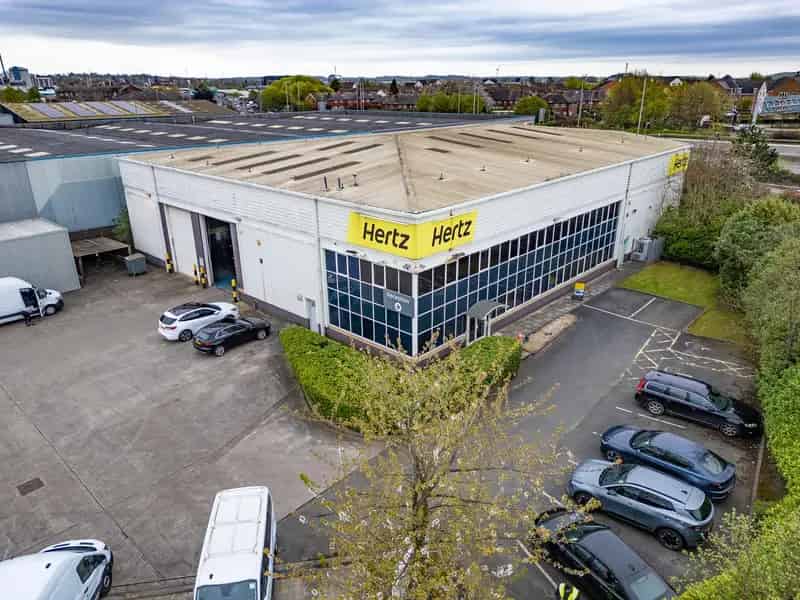 13821 sq ft Warehouse Unit to Let South Leeds