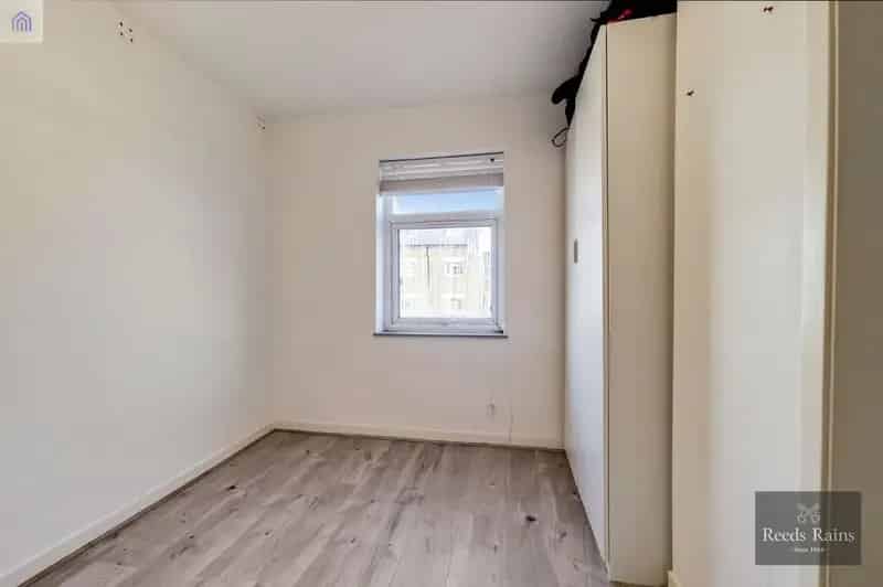 2 Bedroom Flat for Sale London SE17