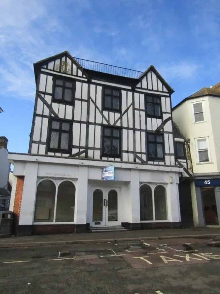 Period Building: Retail Space with Upper Floors and Conversion Potential