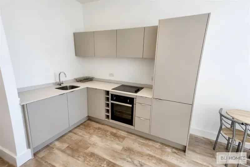 1 Bedroom Apartment near A45 with Easy Access to HS2