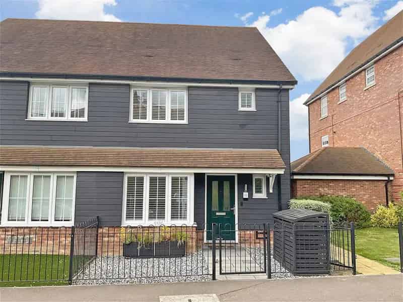 3 Bedroom Semi Detached House For Sale