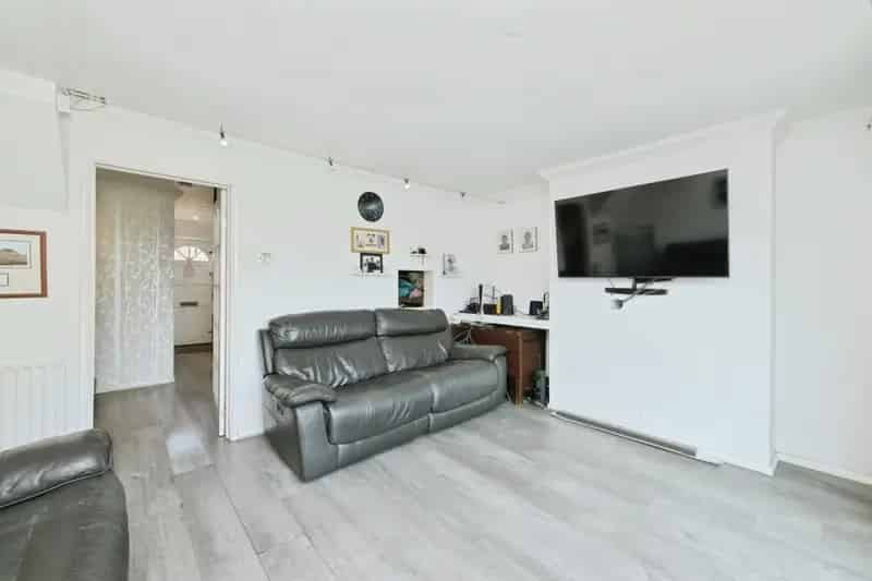 Three Bedroom Family Home Hoddesdon