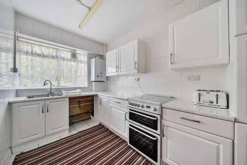 3 bed flat for sale