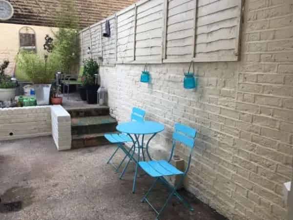 2 Bedroom Basement Flat with Garden