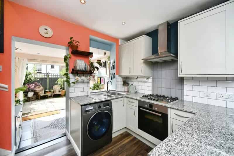 2-Bedroom Cottage near Preston Park Station