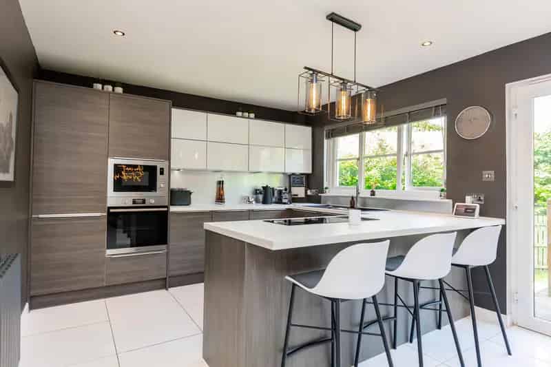 Spacious 4-Bedroom Detached Family Home in Blackburn