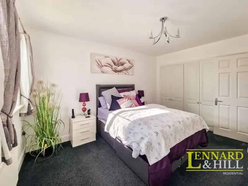4 Bed Family Home For Sale Modern Village Estate 2 Garages Parking