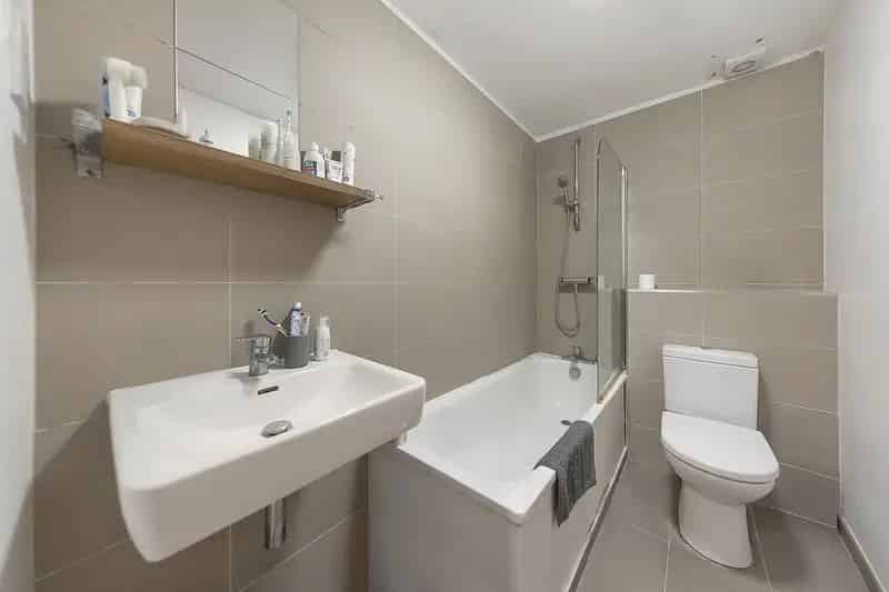 3 Bedroom Flat to Rent in Brixton
