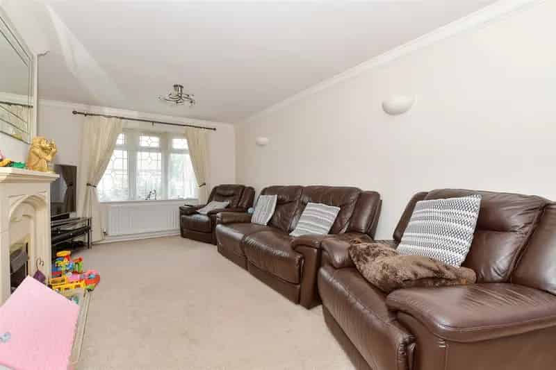 2 Bedroom Semi-Detached House for Sale North Tonbridge
