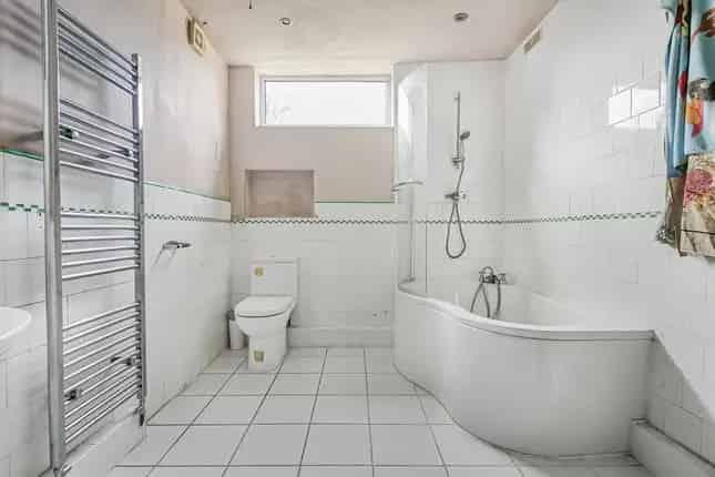 7 Bedroom Detached House for Sale in Thornton Heath