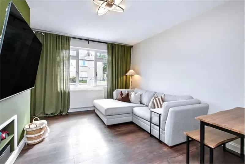 2 Bed Flat Ground Floor 1 Reception Room Lasswade