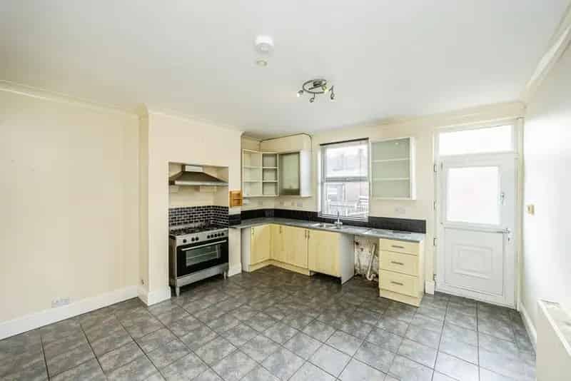 2 Bedroom End Terrace House for Sale Clayton West HD8