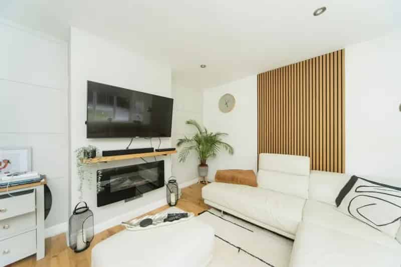 Charming 2 3 Bed Detached Bungalow near Battle