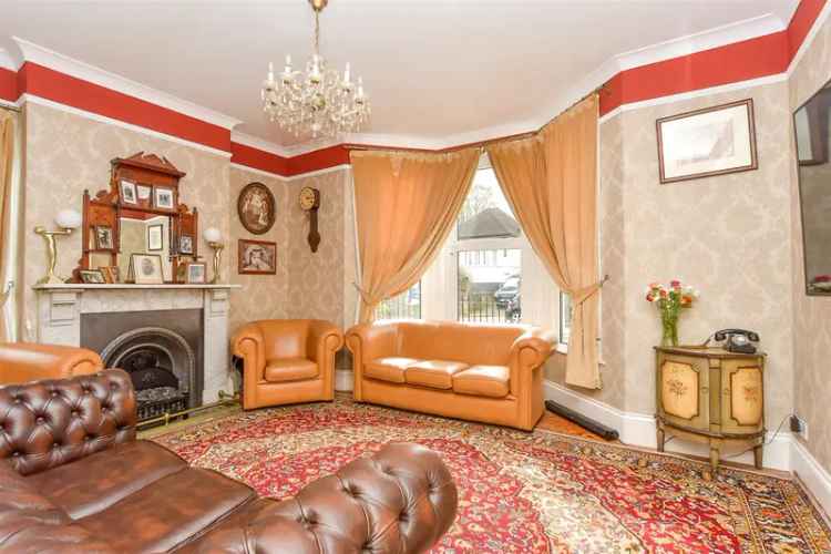 4 bedroom end of terrace house for sale