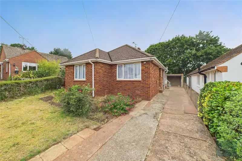 3 Bedroom Detached Bungalow for Sale in Pinhoe Exeter