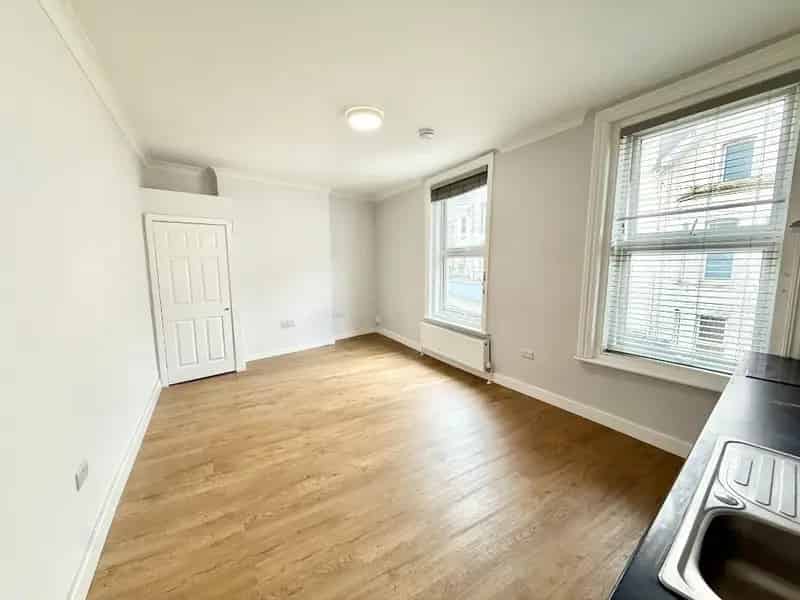 Modern Double Bedroom House Share Bournemouth All Bills Included