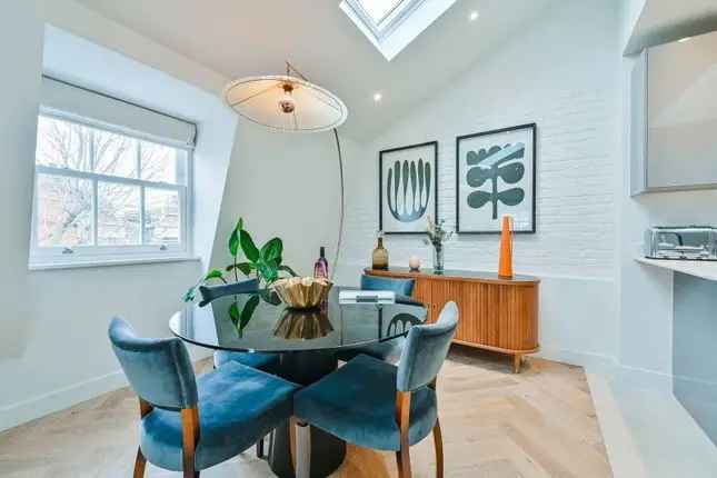 Flat to rent in Charlotte Street, Fitzrovia, London W1T